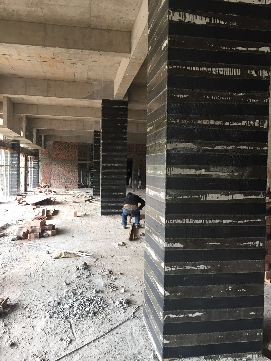 江城碳纤维加固混凝土柱施工